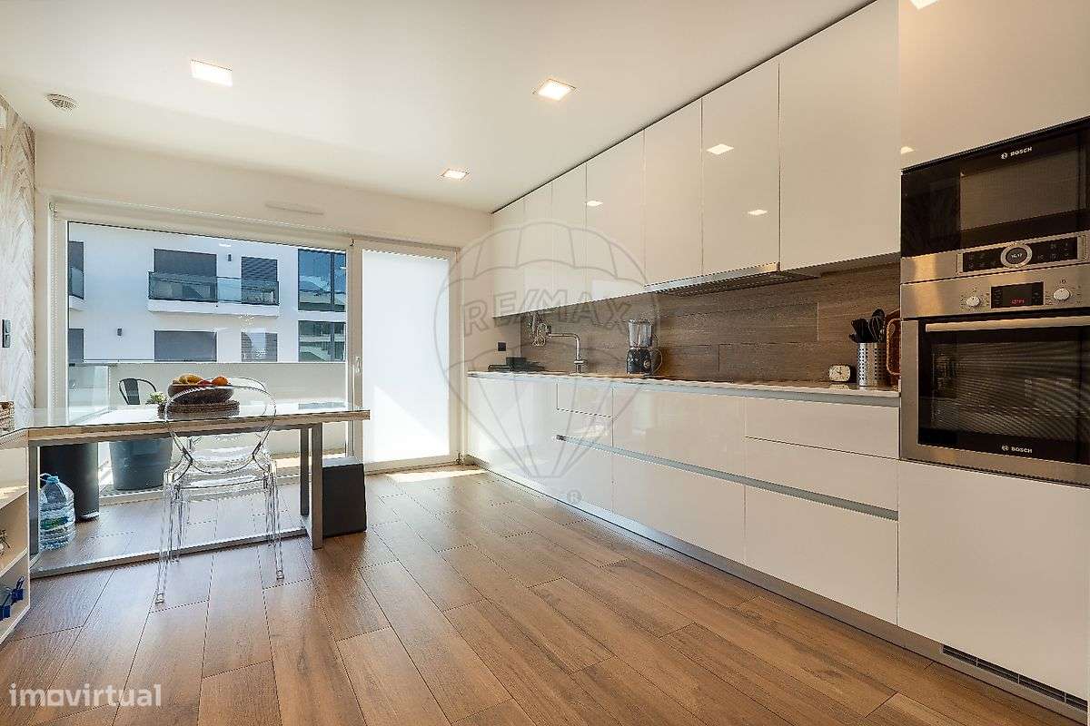 Apartamento T4 para arrendamento - Grande imagem: 3/32