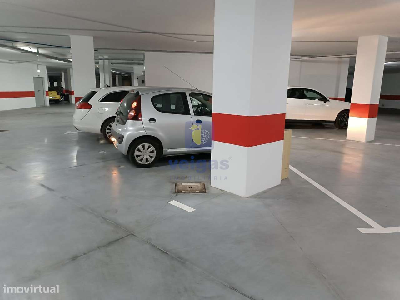 PARQUEAMENTO NO CENTRO DAS CALDAS DA RAINHA - Grande imagem: 4/11