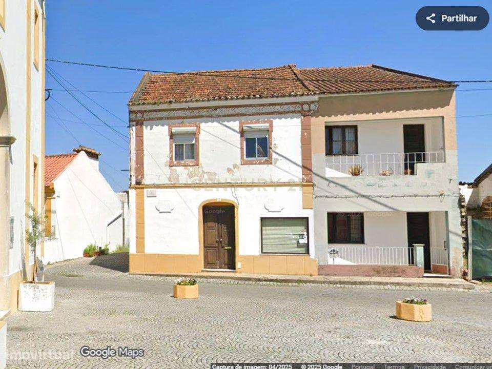 Moradia com loja e terreno amplo na vila do Pego – Investimento com re - Grande imagem: 5/10