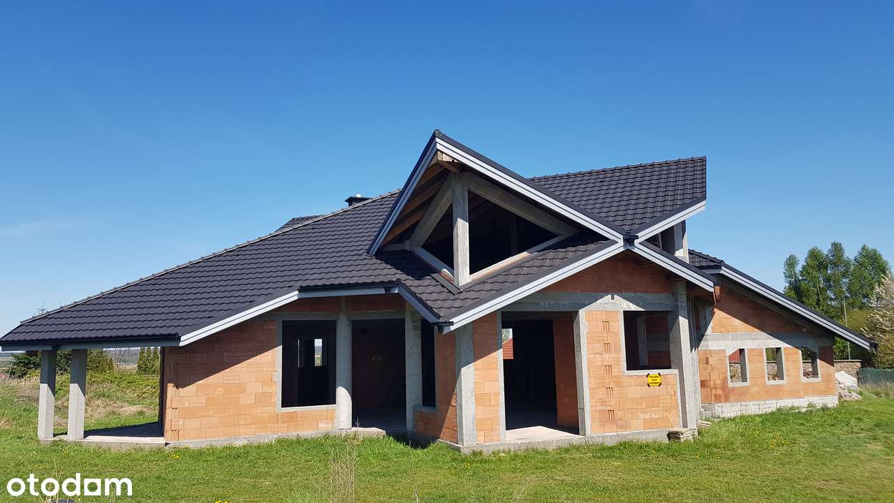 Dom wolnostojący, stan surowy otwarty, działka 12 ar-11