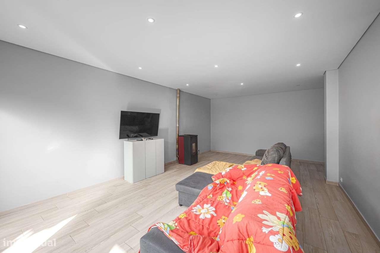 Excelente Moradia em Condominio com Piscina - Grande imagem: 4/21