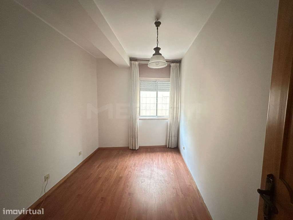 Apartamento T3 localizado na 2ª linha de mar na Póvoa de Varzim-11