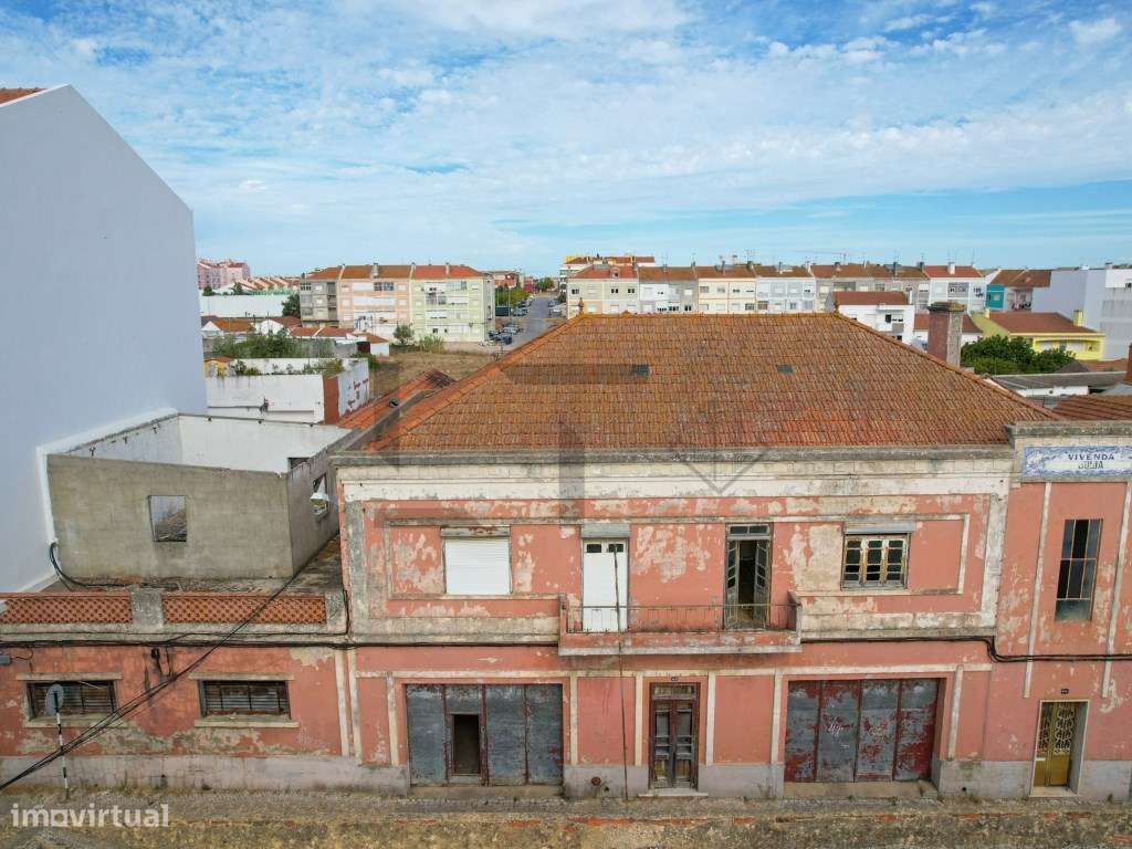 Prédio para Obras, Rendimento 14%, para Venda no Montijo - Grande imagem: 4/57