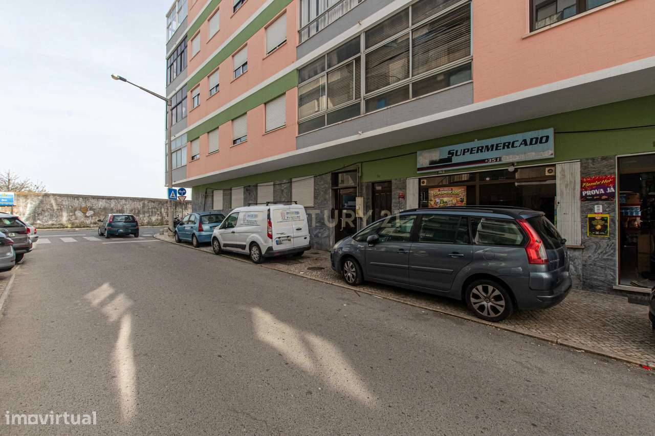 Oportunidade - T1 em Almada-15