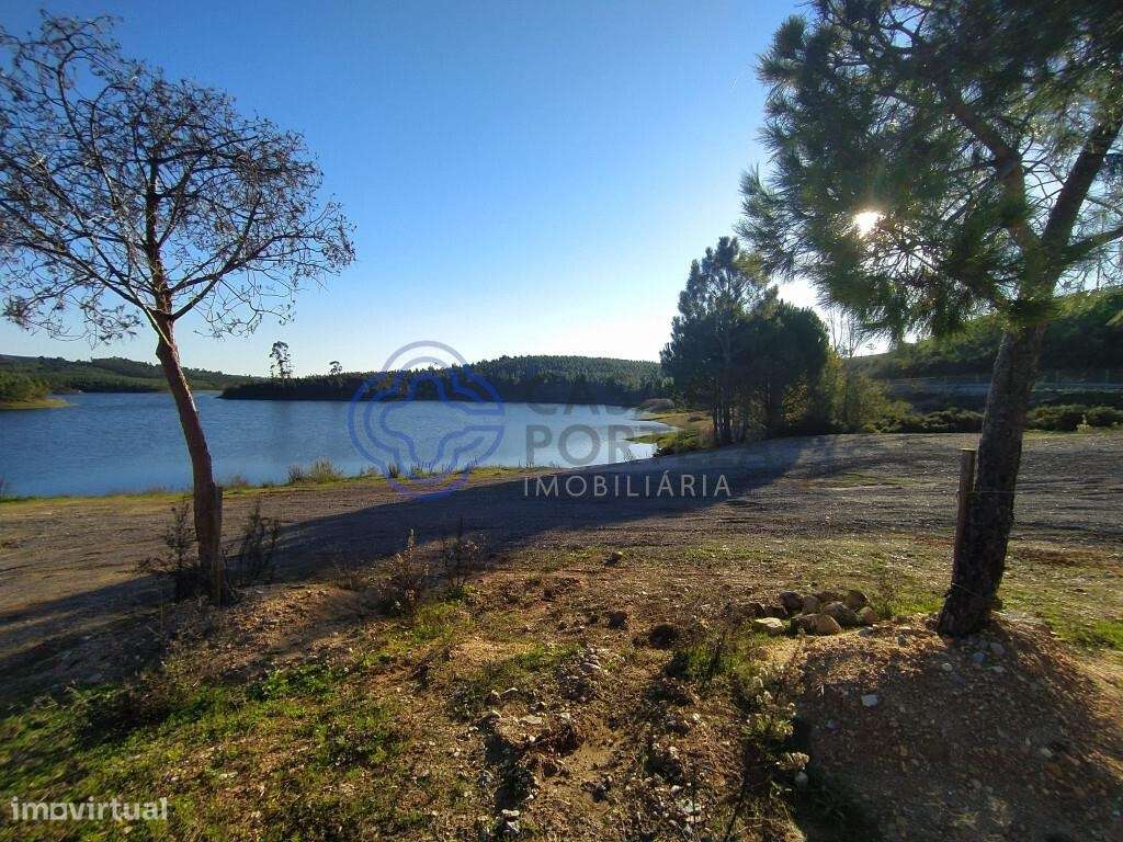 Ruína para restaurar em aldeia entre Tomar e Ferreira do Zêzere - Grande imagem: 5/19