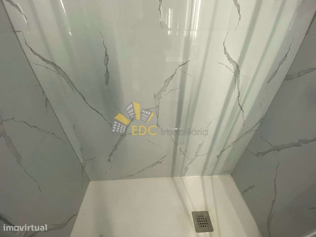 Apartamento T2 Totalmente Remodelado em zona Premium de Benfica | A...-18