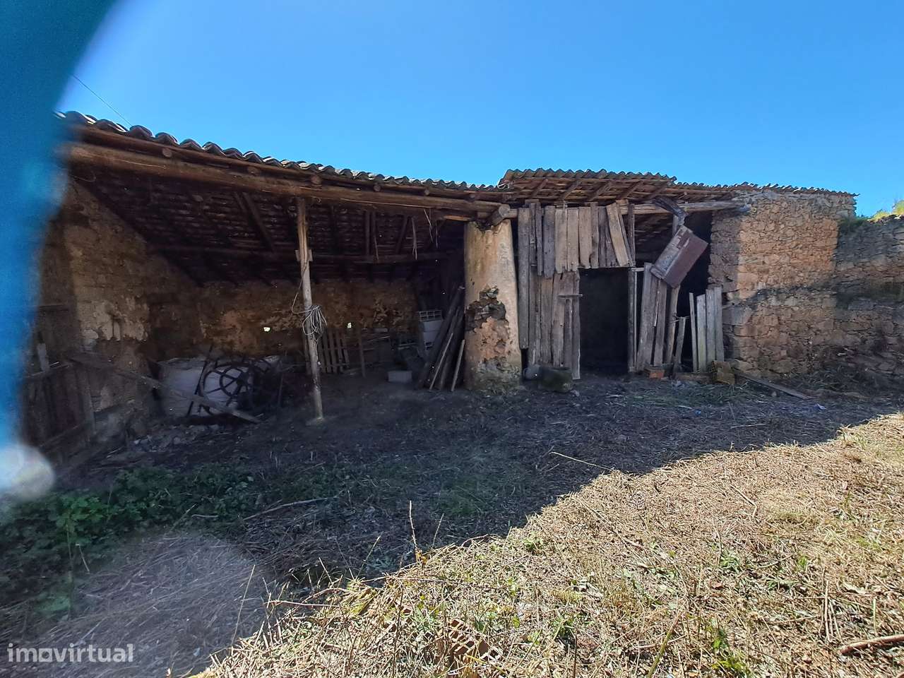 Moradia com Terreno - Excelente oportunidade - Semide - Grande imagem: 5/20