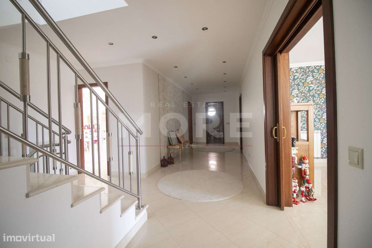 Moradia T5 independente de Gaveto - Caldas da Rainha-9