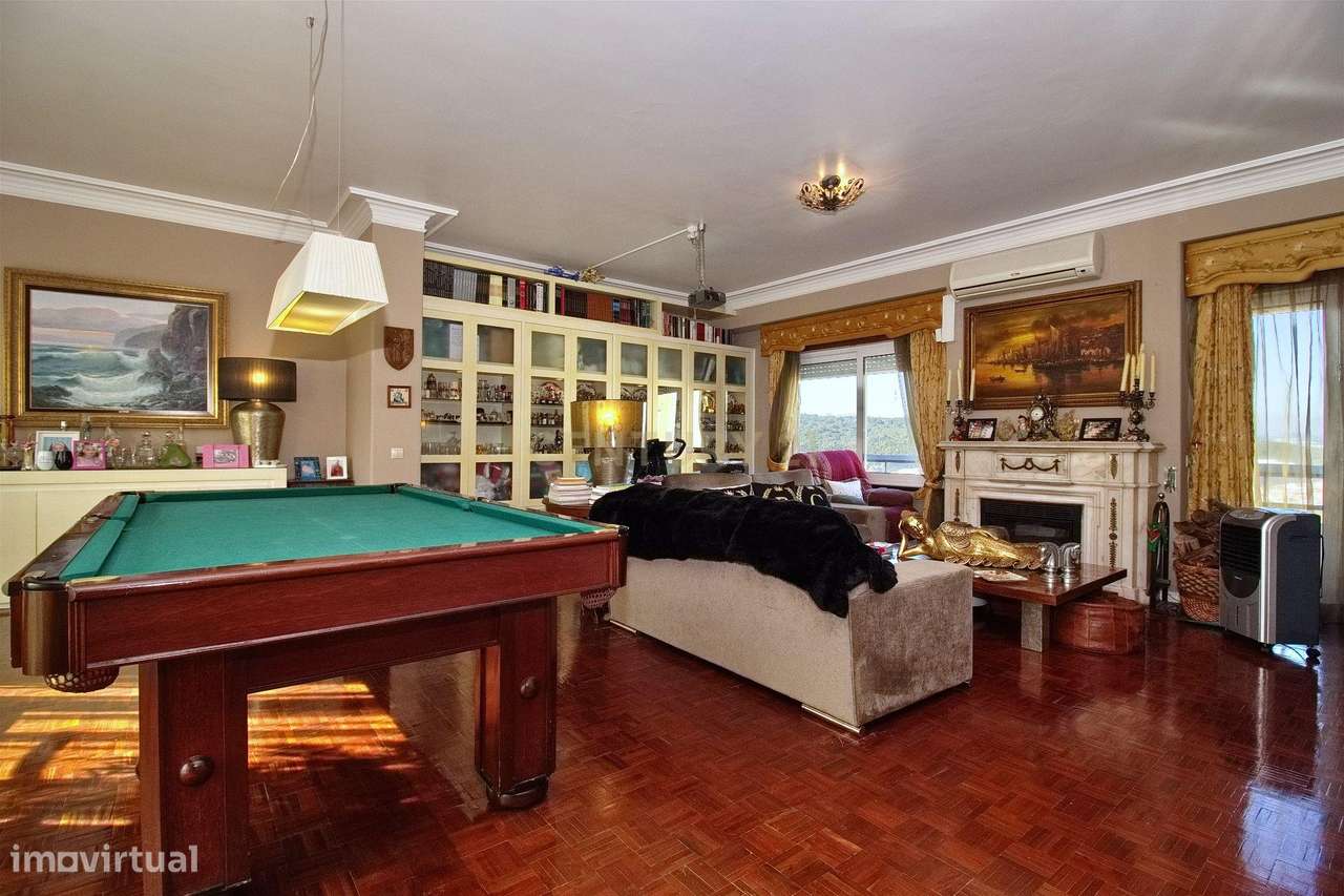 Apartamento T6 com Terraço e Vista 360º em Campolide - 314m²-5