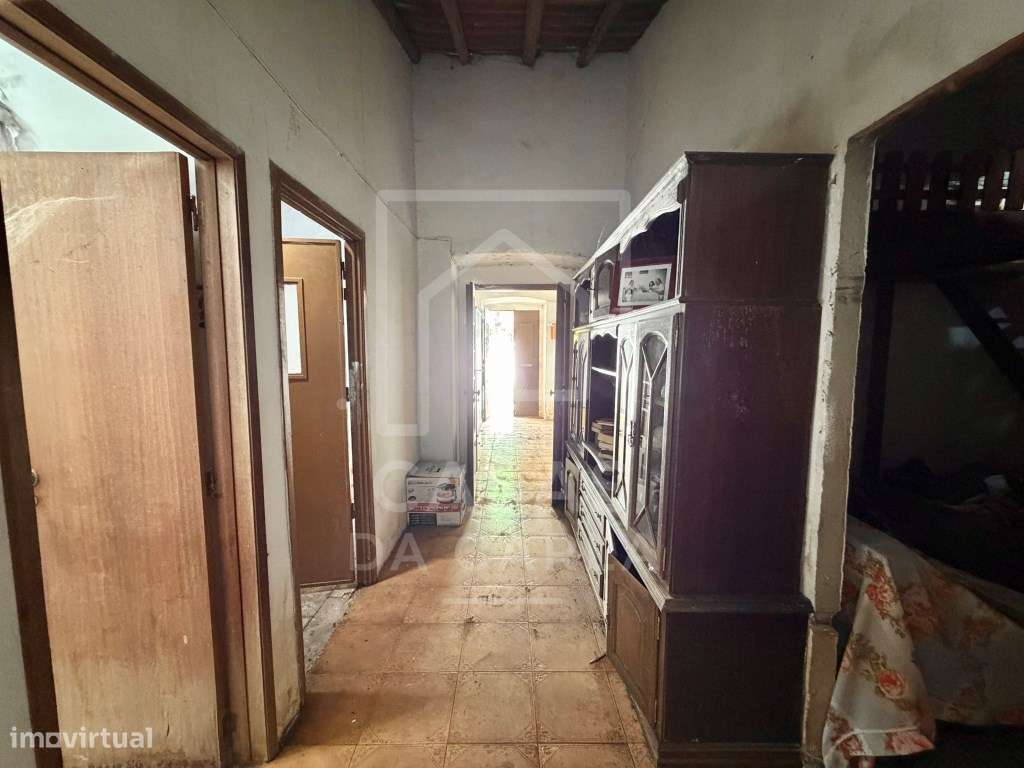 Moradia com 225m2 para remodelação em Beringel-12