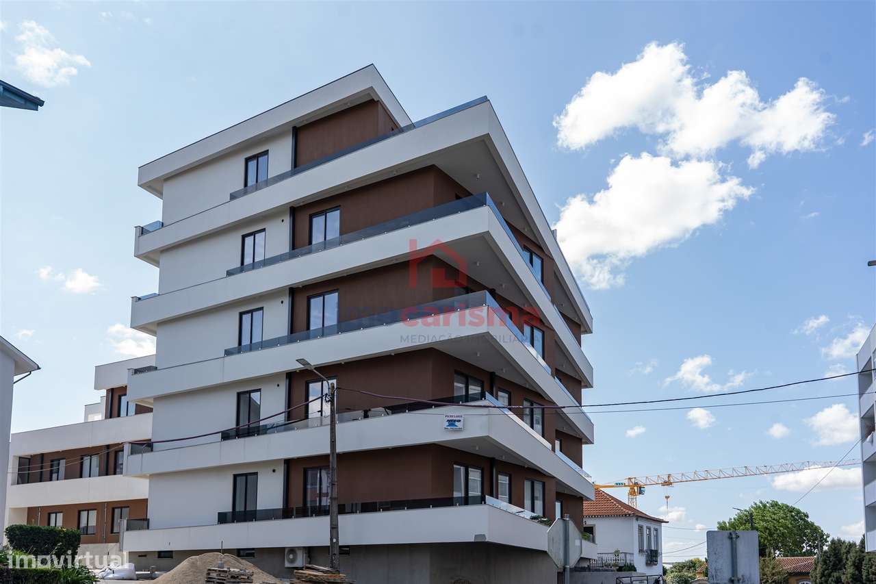 Apartamento T3 Novo, No Último Piso, Centro de Paços de Ferreira-43