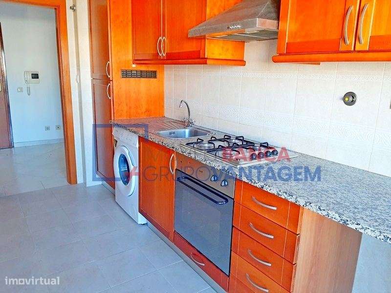 T1 Carregado com lugar de parqueamento - Condomínio fechado UNO - Grande imagem: 2/8