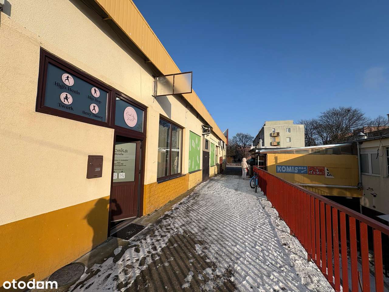 Lokal w ścisłym centrum Goleniowa-11