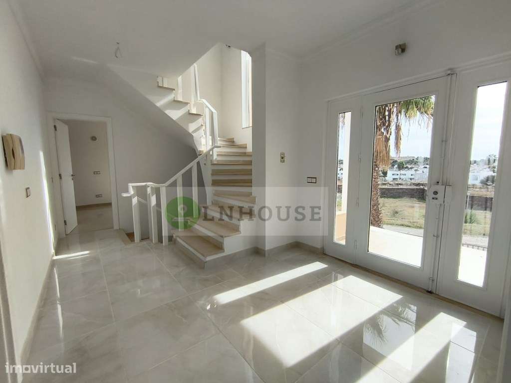Moradia T4 com piscina e garagem - Castro Marim-7