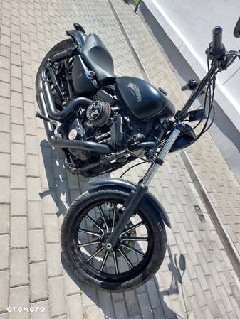 Harley-Davidson Custom - 1