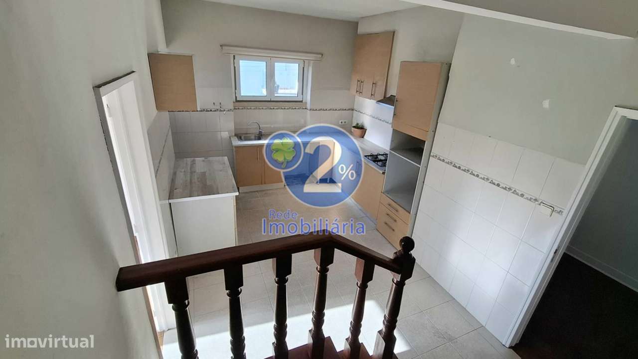 Apartamento T5 Duplex com Logradouro - Pousos-21