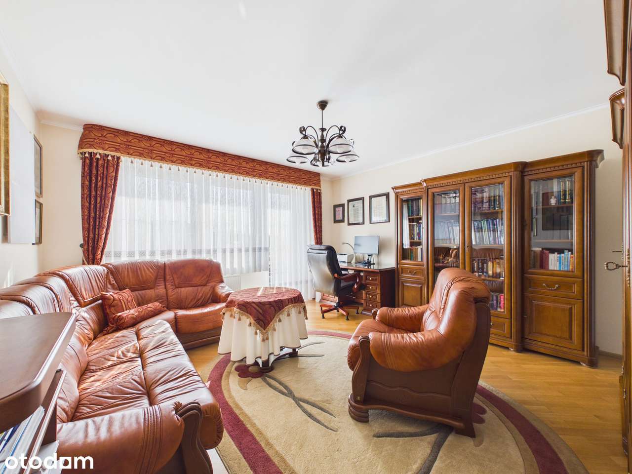 Piękna posiadłość z basenem, malownicza działka 1,5 ha.-2