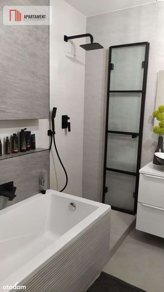 Przestronne mieszkanie na sprzedaż-8