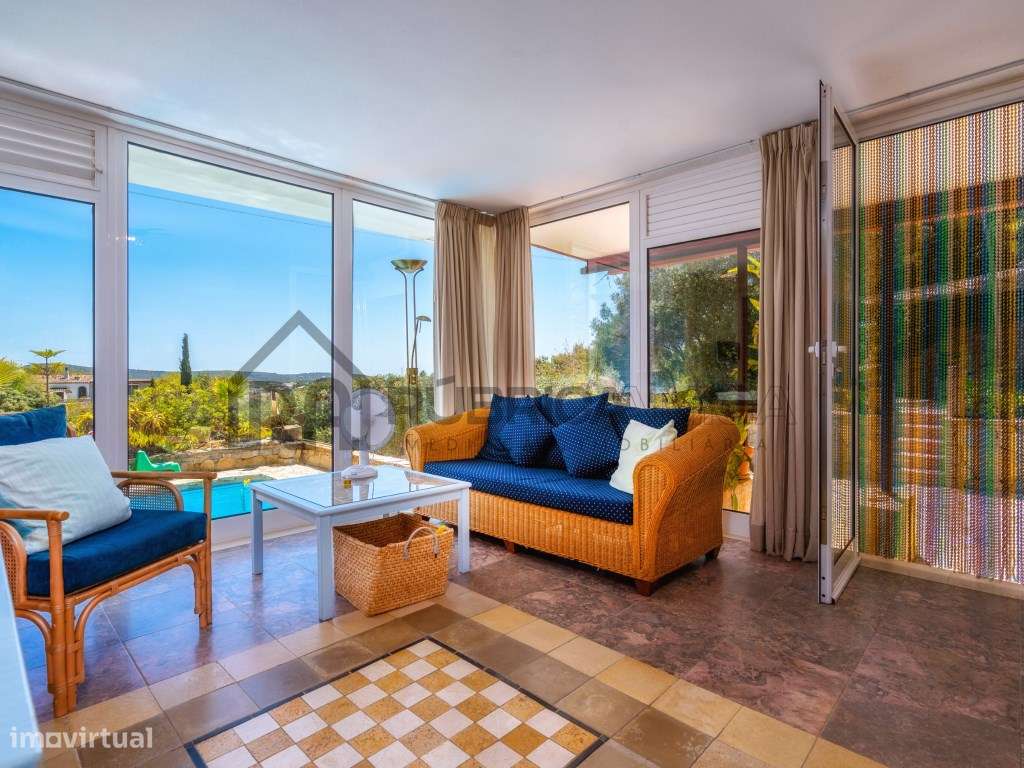Propriedade Única em Zona Privilegiada com Vista Mar e Piscina - Loulé-25