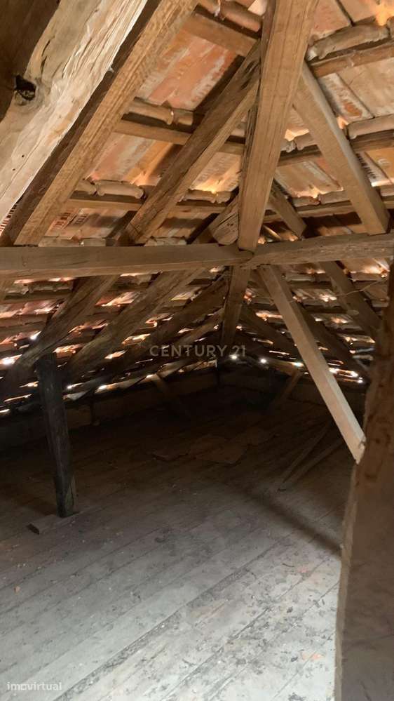 Espaçosa Moradia em Villas Ruivas com Garagem-13