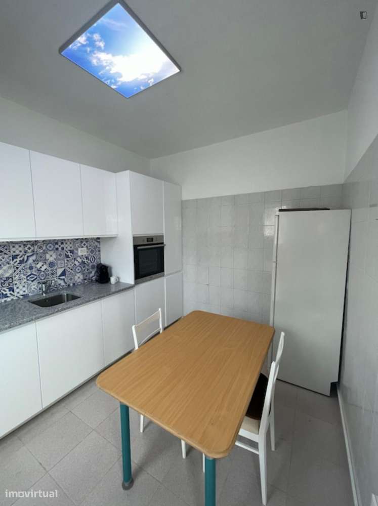 Quarto - localizado em Setubal - Grande imagem: 2/16