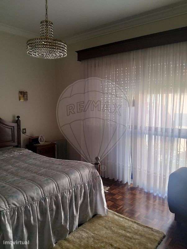 Moradia T5 para venda-5