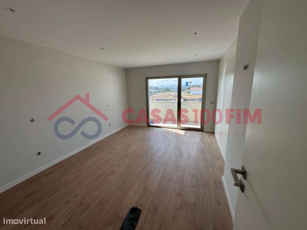 Moradias V3+1 de arquitetura moderna em construção na Jardoeira, Ba...-38