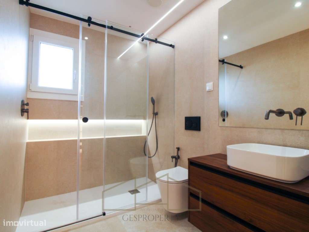 Moradia Isolada T4 com Piscina na Aroeira-17