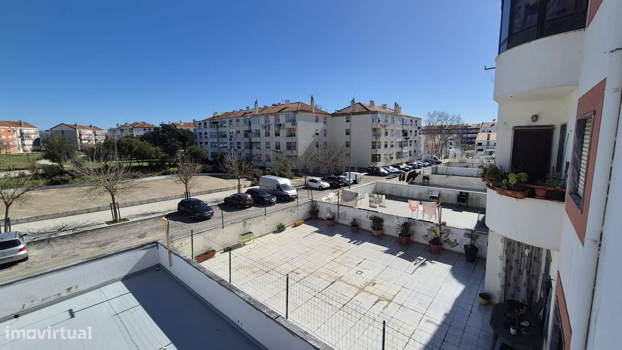 T3 com varanda e cozinha separada em Montijo-9