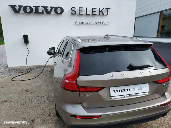 Volvo V60 2.0 T8 AWD TE Momentum Plus - 11