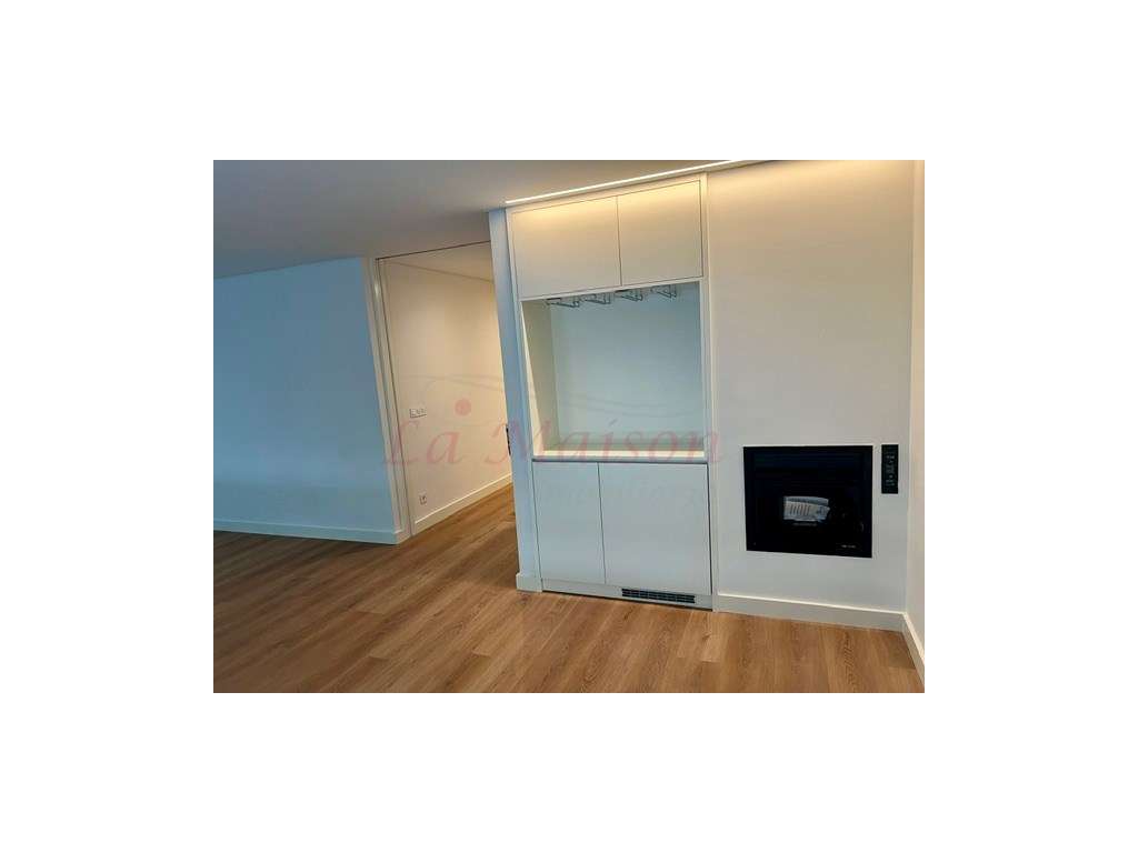 3 Apartamentos T2+1-1