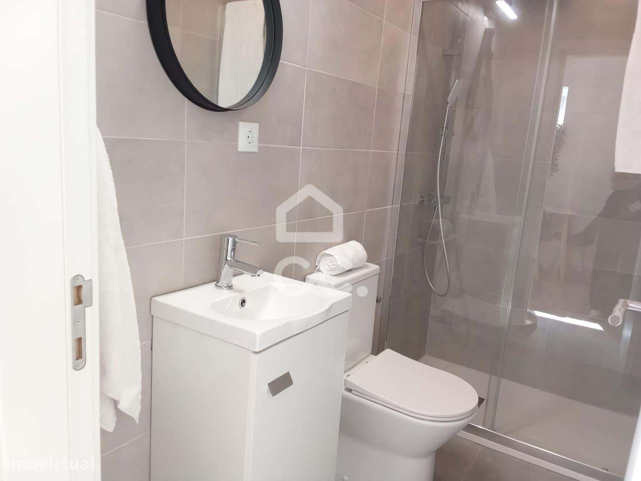 Armazém remodelado e convertido em estúdio moderno – Olho Marinho, Óbi-6