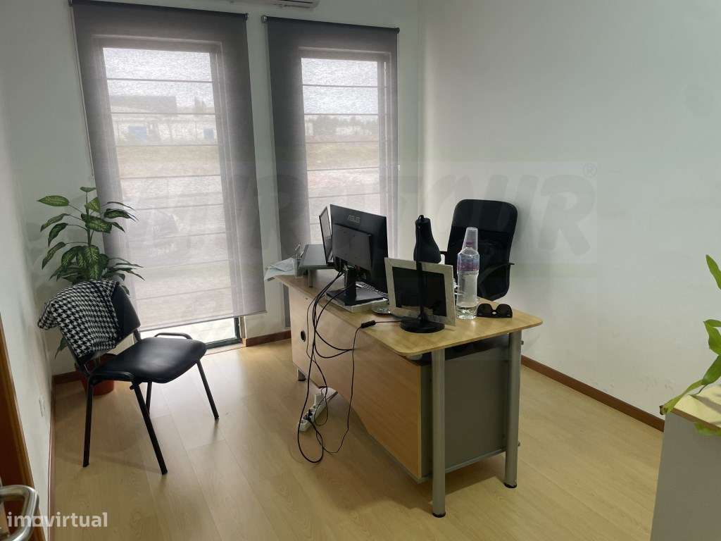 Venda conjunta de imóveis para atividade industrial com edifício e ...-19