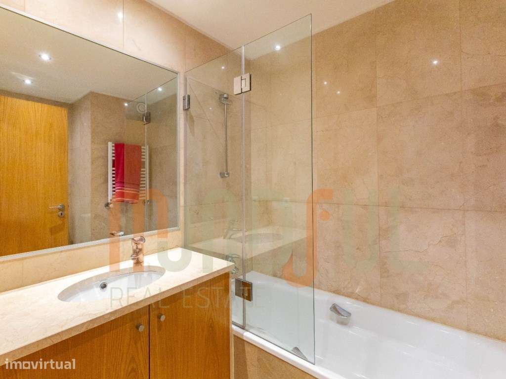 PENTHOUSE PARA VENDA T4, com 2 Suites com Vistas de Mar/Rio, Lugar ...-28