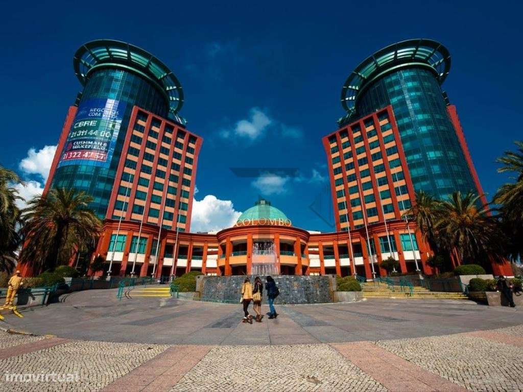 Prédio para Obras para Venda em Benfica, Lisboa - Grande imagem: 4/6