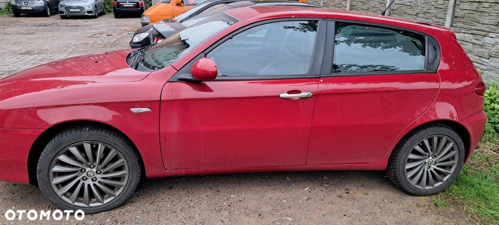 Alfa Romeo 147 1.9 JTD Progression - 1