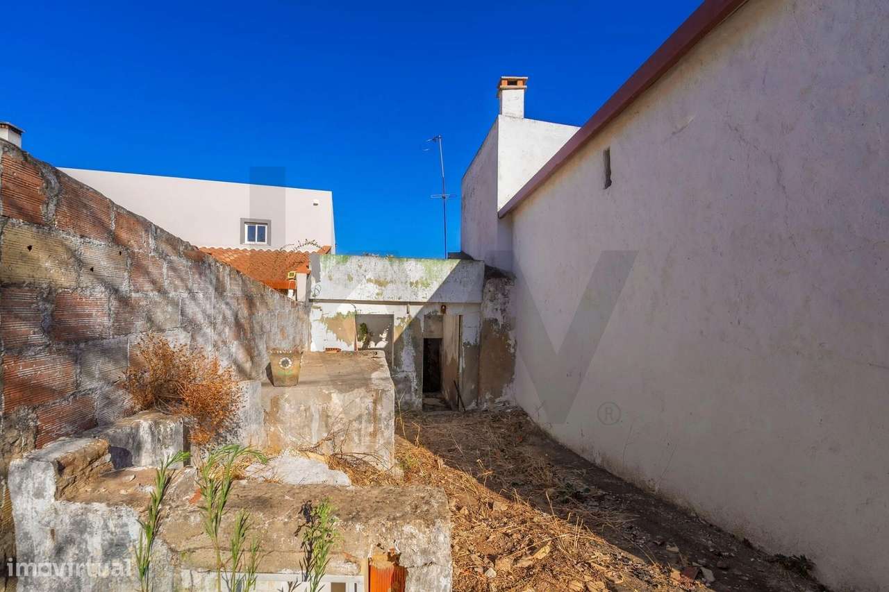 Ruína com Logradouro | Estoi, Faro-47