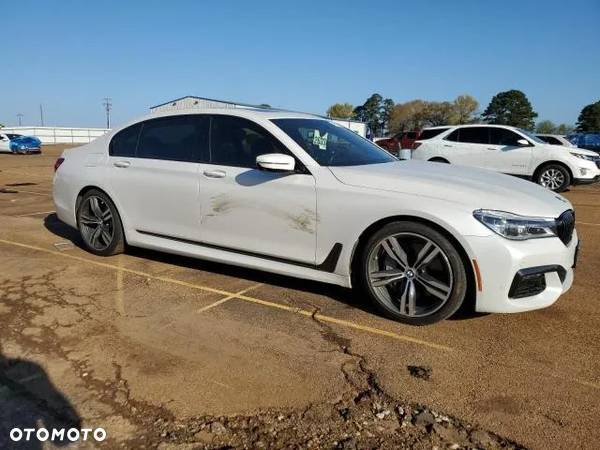 BMW Seria 7 750i - 4