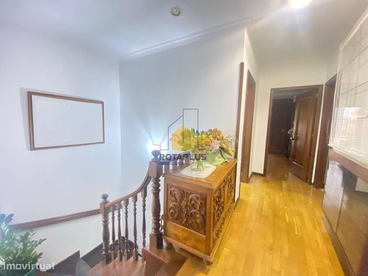 Moradia T4, Salão de Convívio e Excelente Localização-14