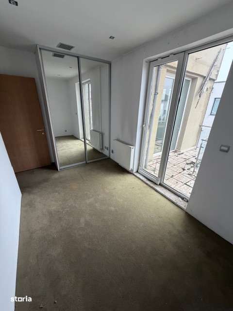 Tunari 1 Decembrie Nr.136-15