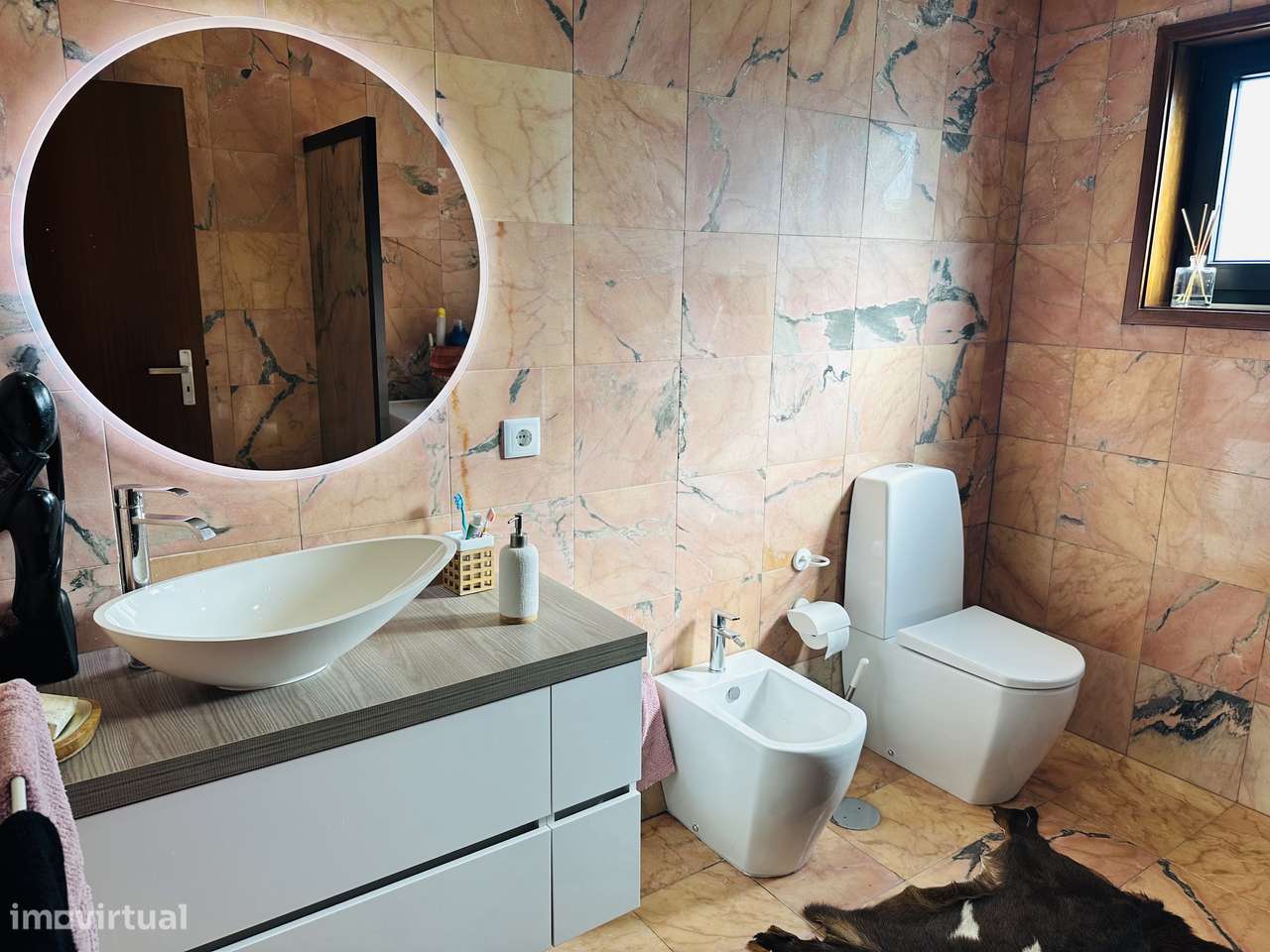 Moradia T4 de charme com grande jardim em zona tranquila-11