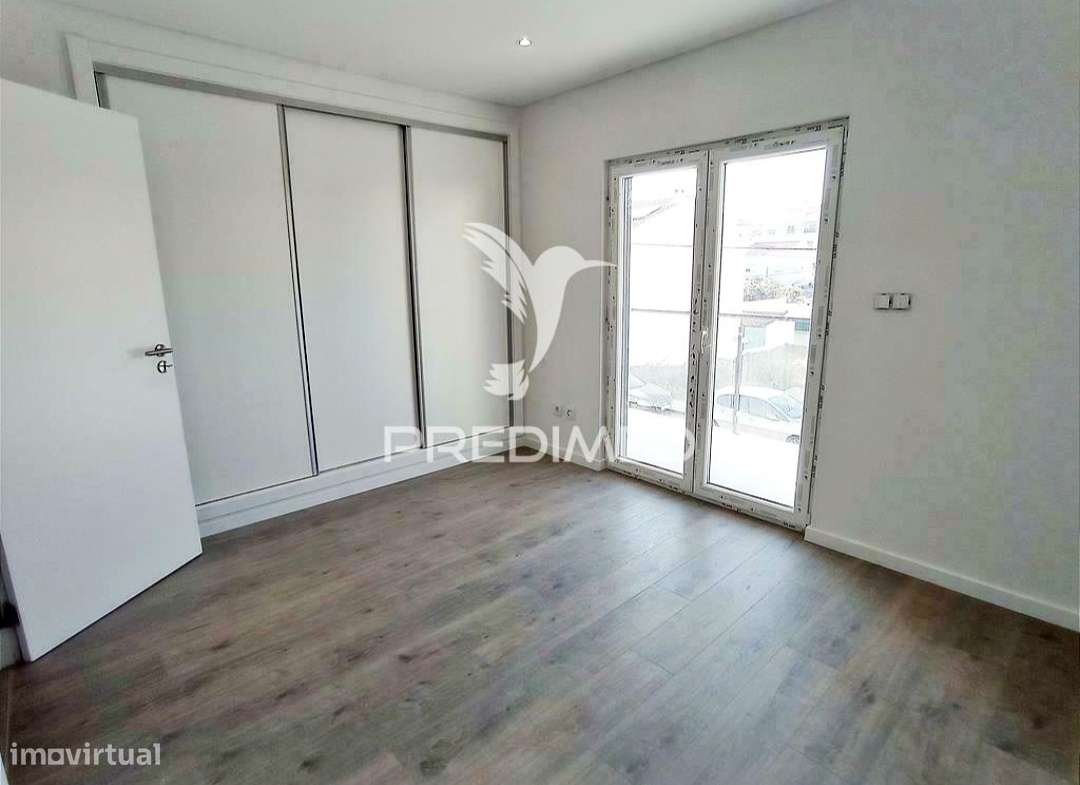 ***Suíte, Garagem, Duas Varandas. Oferta Escritura*** - Grande imagem: 3/10