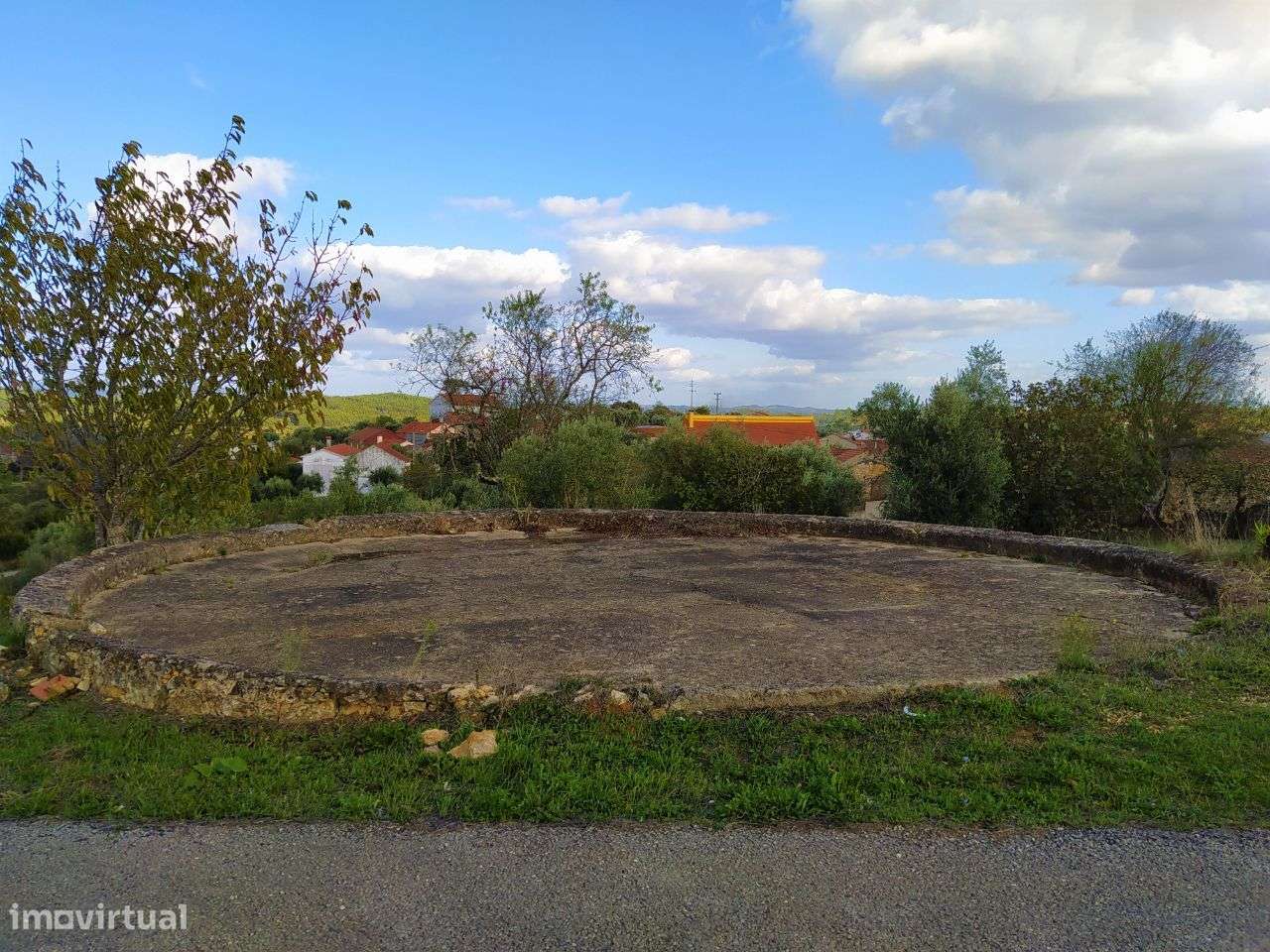 Terreno para construção - Grande imagem: 2/3