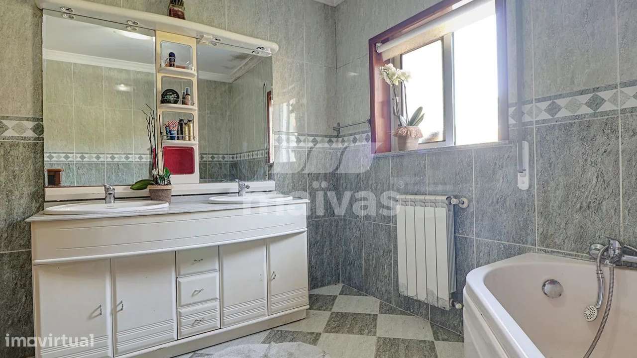 ANDAR MORADIA T3 COM TERRAÇO E GARAGEM PARA TRÊS CARROS-19