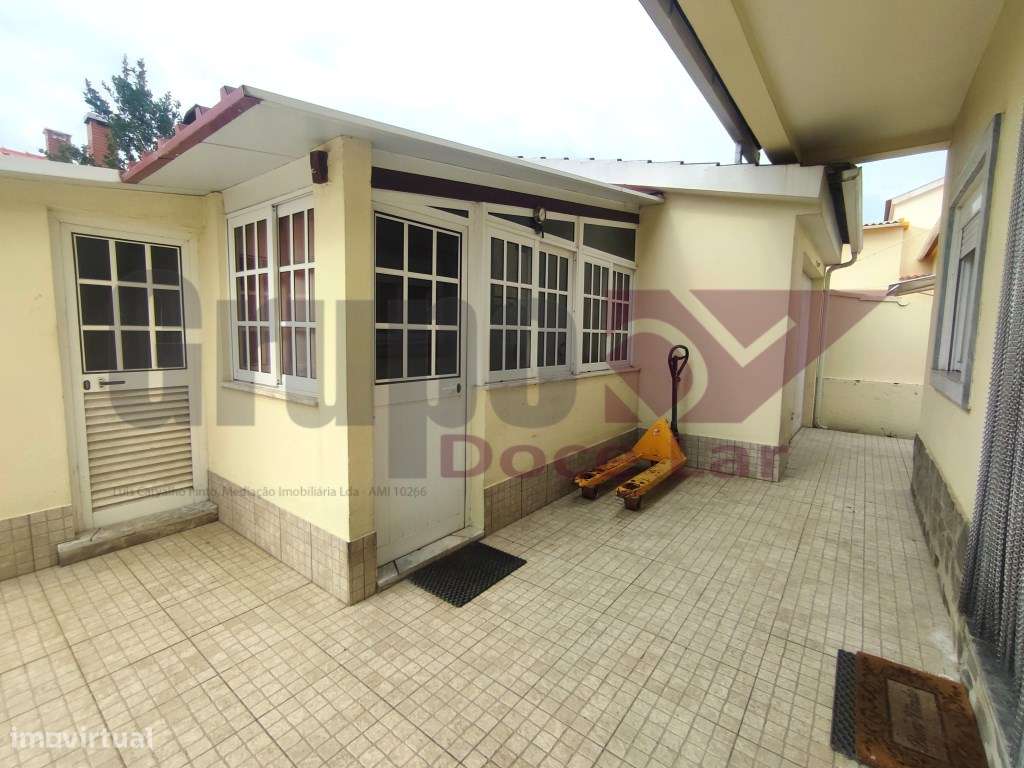 Moradia Isolada T5 com Garagem e anexo em Quinta do Conde-9