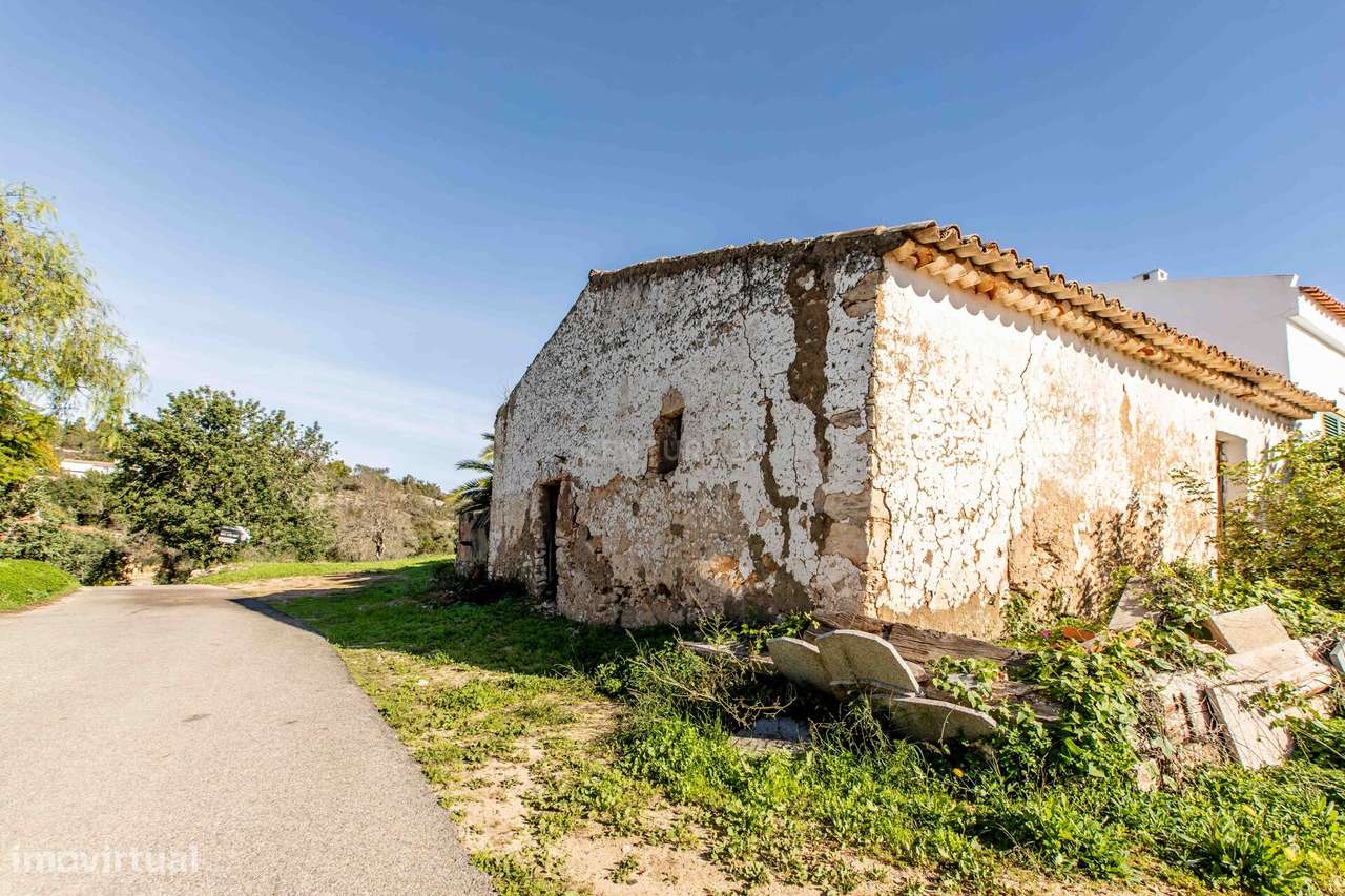 Ruina para reconstruir e terreno rustico de 6.680 m2 na zona de Padern - Grande imagem: 5/22