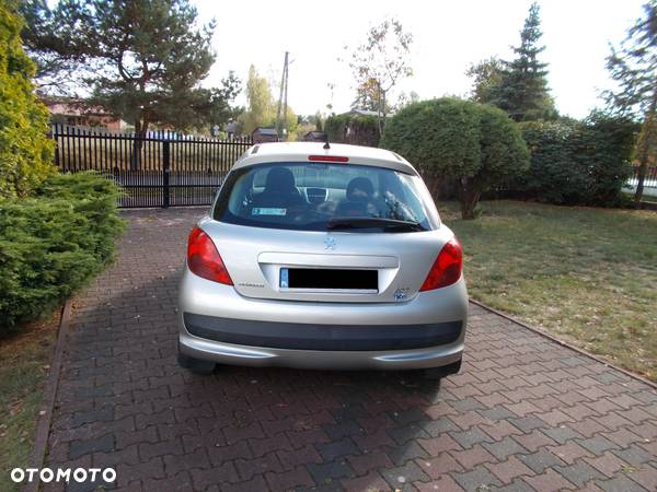 Peugeot 207 - 7