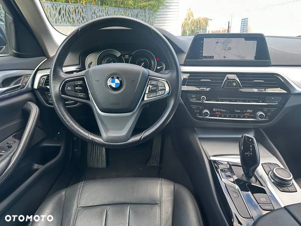 BMW Seria 5 530e sport - 21