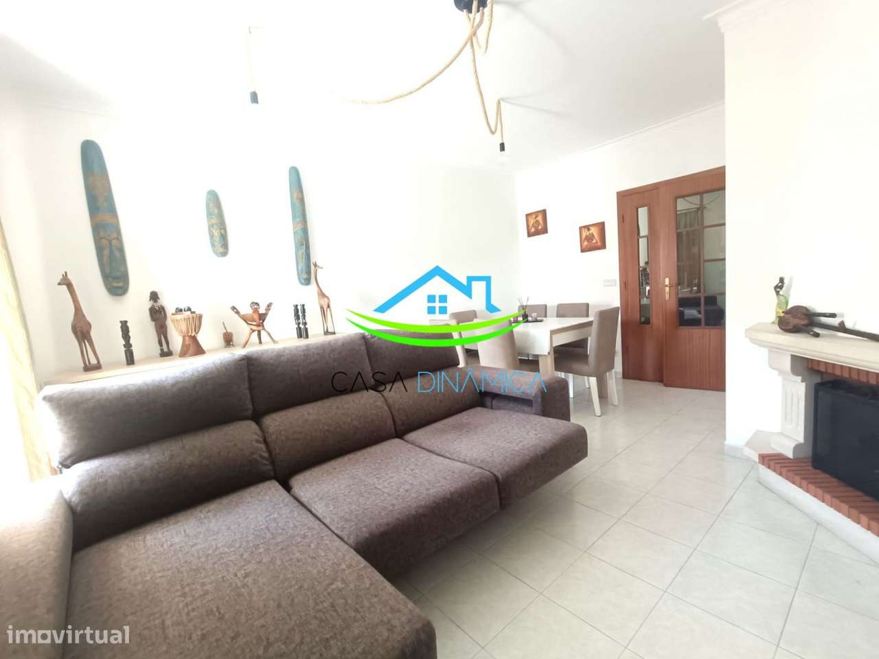 Apartamento T2 com garagem, arrumo e 2 elevadores - Grande imagem: 2/33