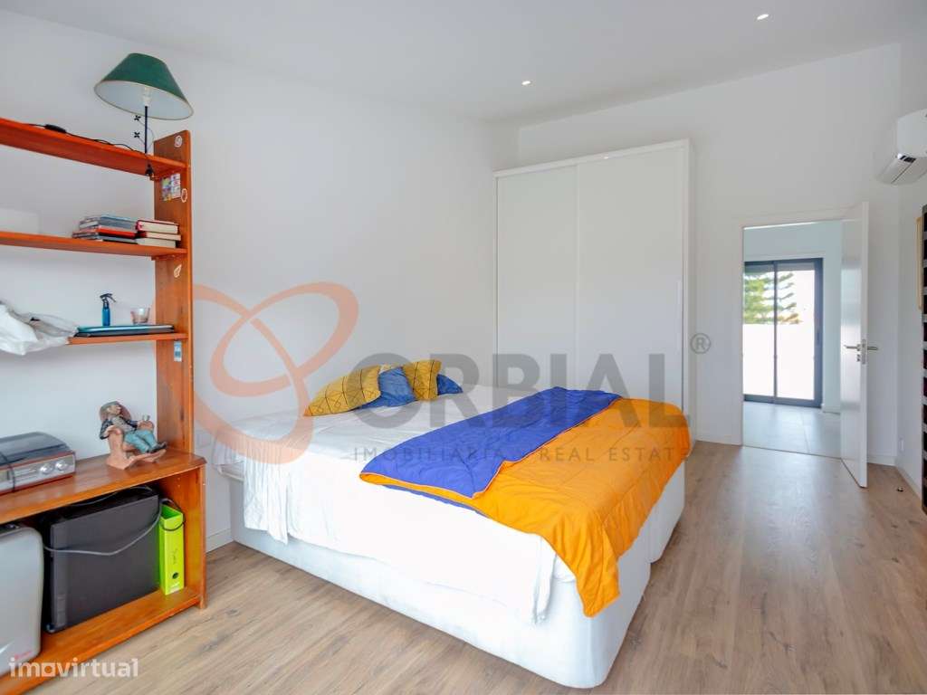 Moradia para venda em Albufeira com 6 quartos e piscina-21